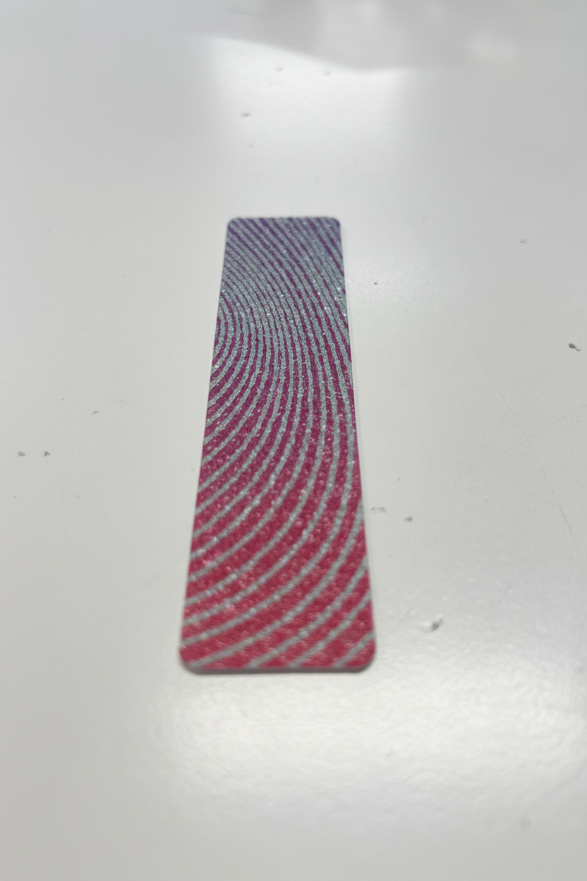 Pink wavy sticker